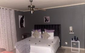 Warmbaths Thai Spa And Guest House